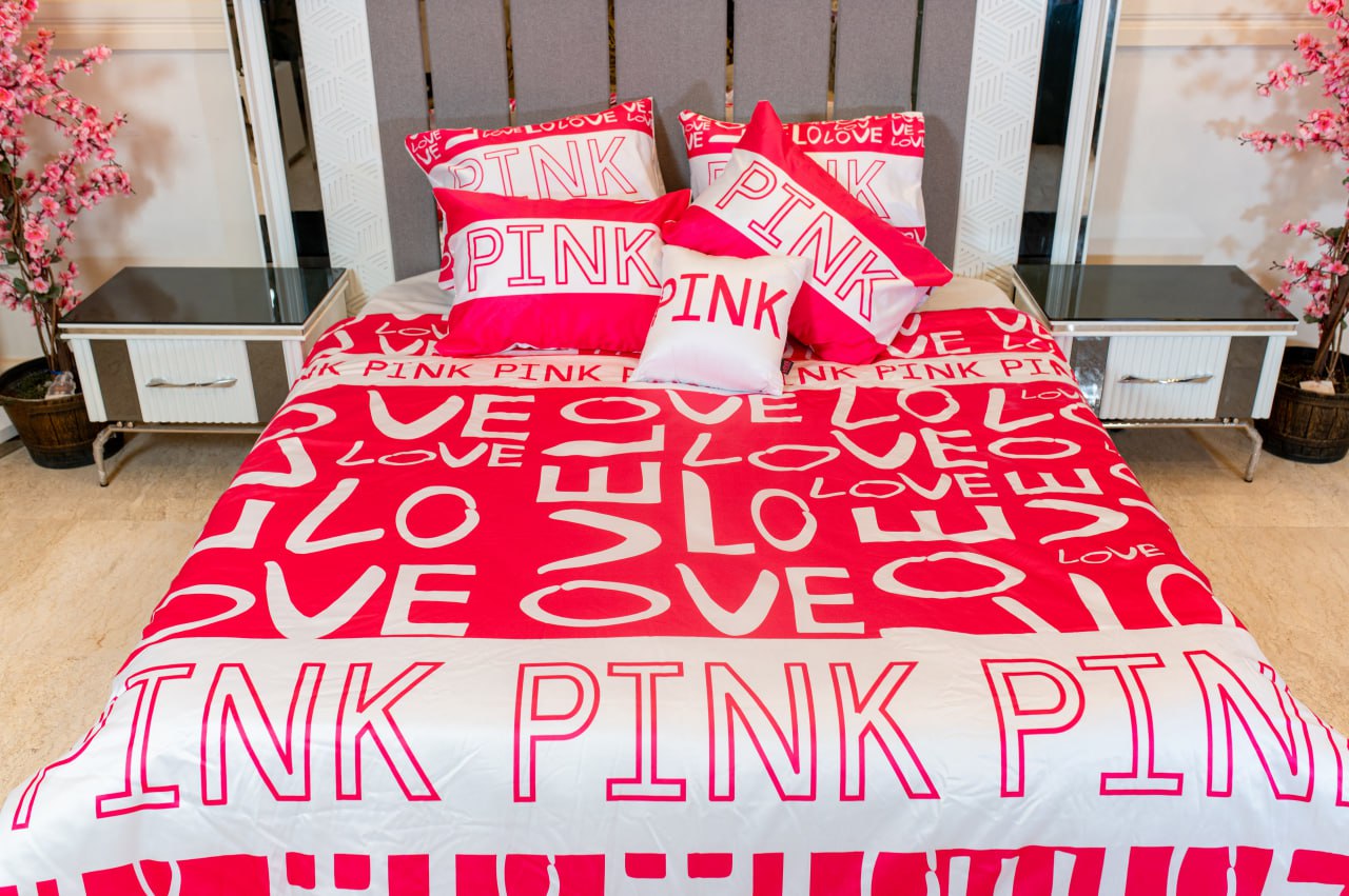 PINK Duvet Hot Pink &white