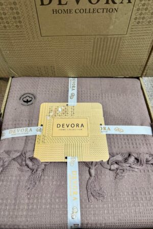 Light Blanket in Cafe