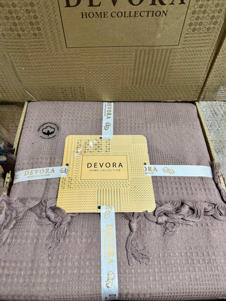 Light Blanket in Cafe